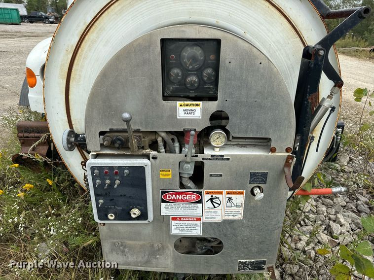 image for item DT2022 2004 Sterling  L-Line hydrovac truck