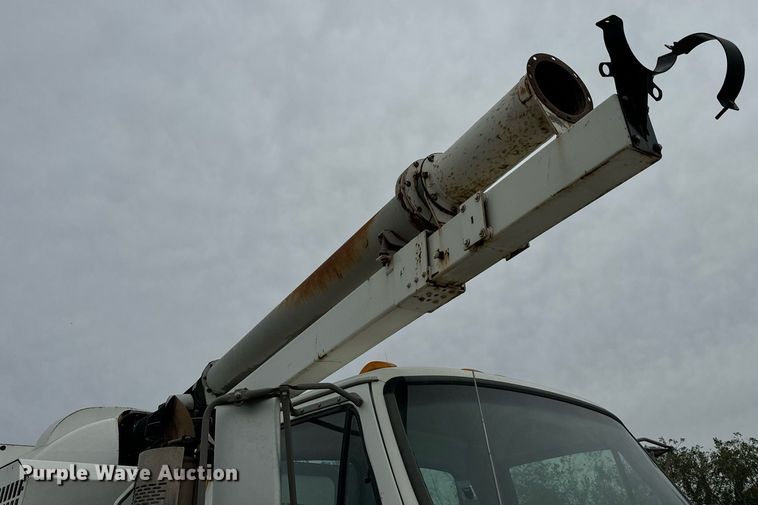 image for item DT2022 2004 Sterling  L-Line hydrovac truck