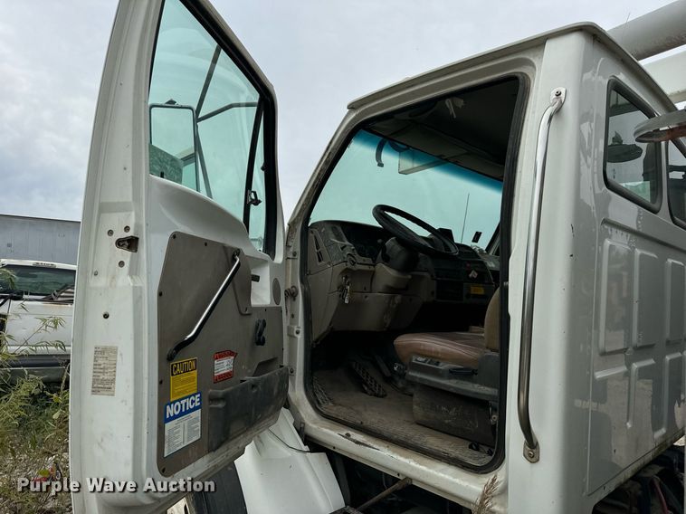 image for item DT2022 2004 Sterling  L-Line hydrovac truck