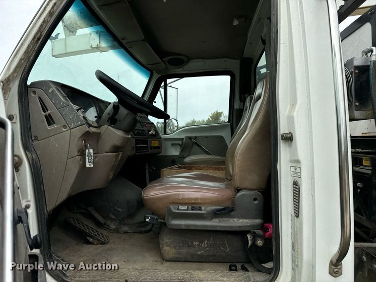 image for item DT2022 2004 Sterling  L-Line hydrovac truck