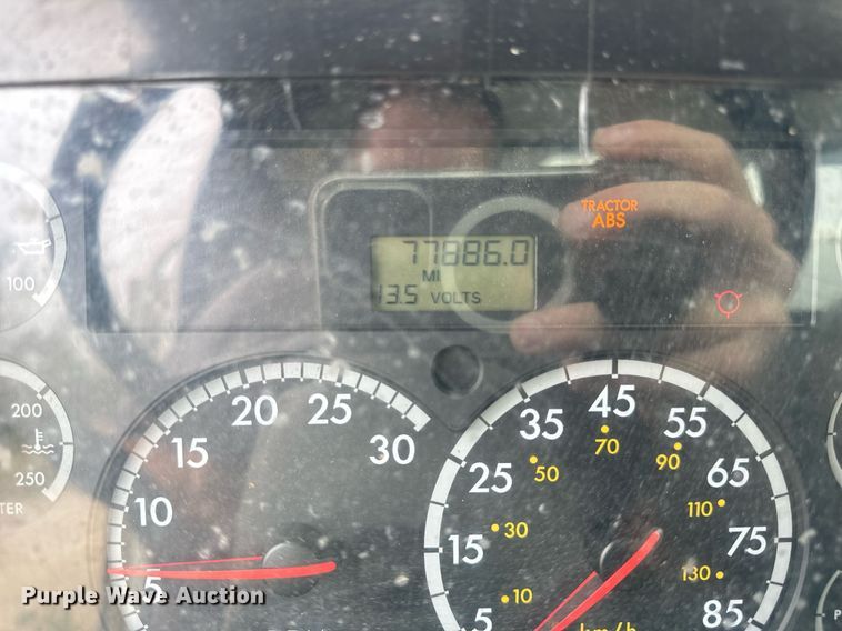 image for item DT2022 2004 Sterling  L-Line hydrovac truck