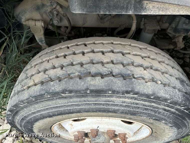 image for item DT2022 2004 Sterling  L-Line hydrovac truck