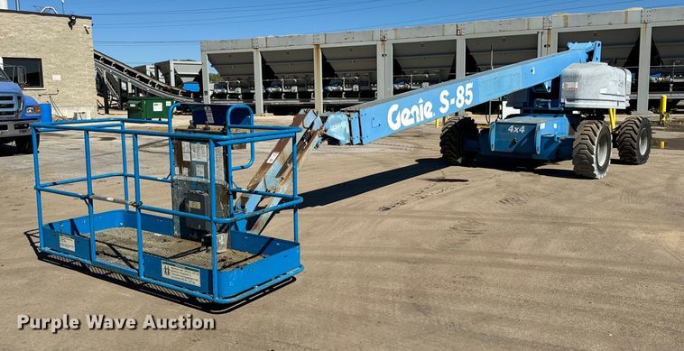 image for item DT2028 2004 Genie  S85 boom lift