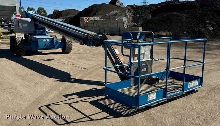 image for item DT2028 2004 Genie  S85 boom lift