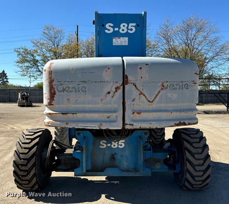 image for item DT2028 2004 Genie  S85 boom lift