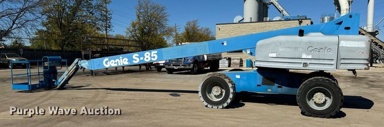image for item DT2028 2004 Genie  S85 boom lift