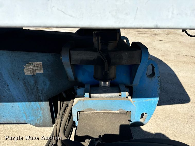 image for item DT2028 2004 Genie  S85 boom lift