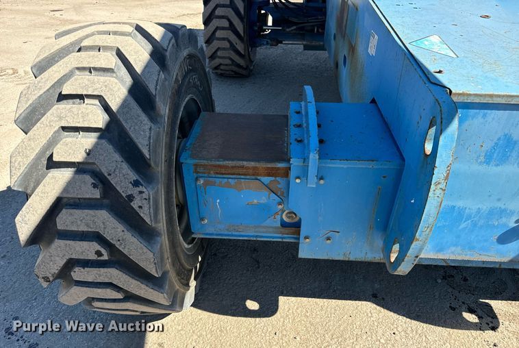 image for item DT2028 2004 Genie  S85 boom lift