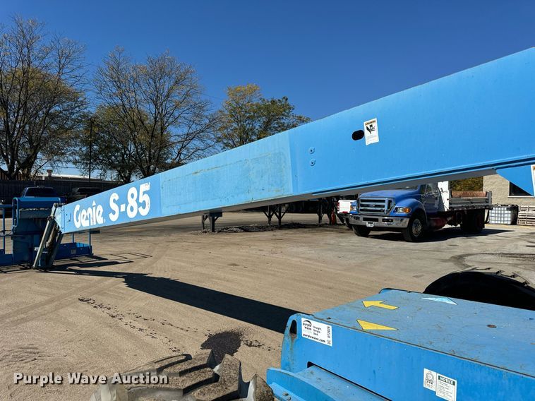 image for item DT2028 2004 Genie  S85 boom lift