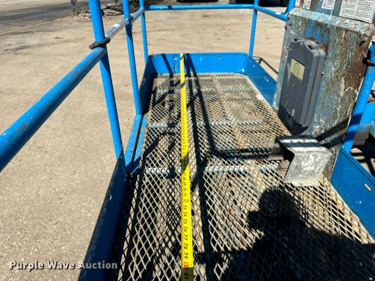 image for item DT2028 2004 Genie  S85 boom lift