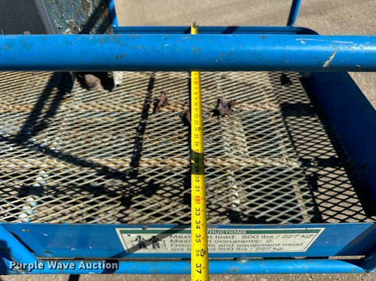 image for item DT2028 2004 Genie  S85 boom lift