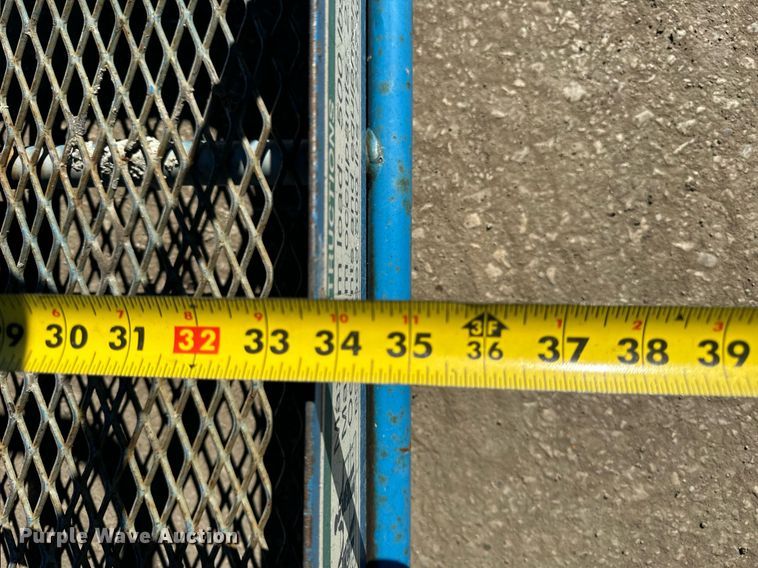 image for item DT2028 2004 Genie  S85 boom lift