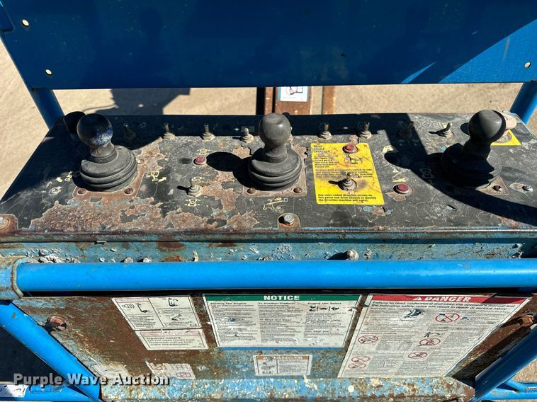 image for item DT2028 2004 Genie  S85 boom lift