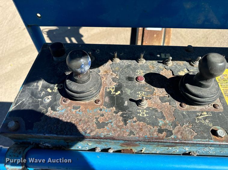 image for item DT2028 2004 Genie  S85 boom lift