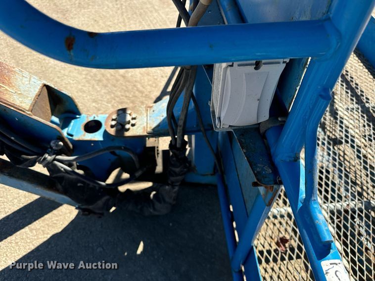 image for item DT2028 2004 Genie  S85 boom lift