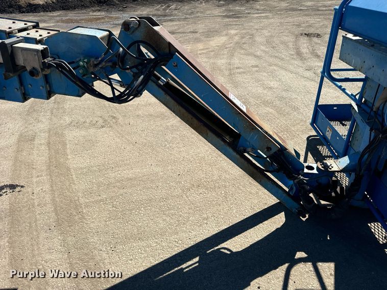image for item DT2028 2004 Genie  S85 boom lift