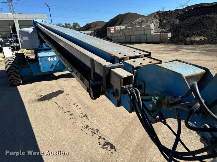 image for item DT2028 2004 Genie  S85 boom lift