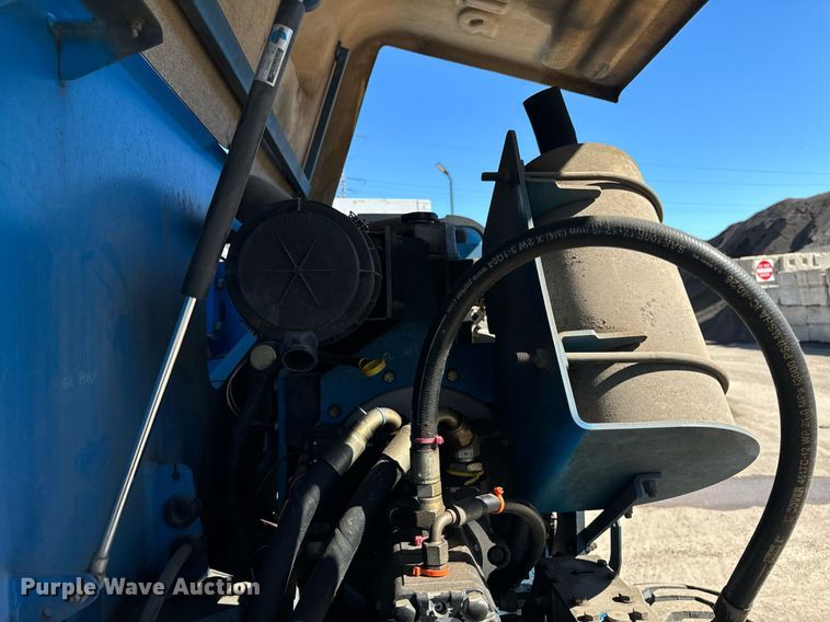 image for item DT2028 2004 Genie  S85 boom lift