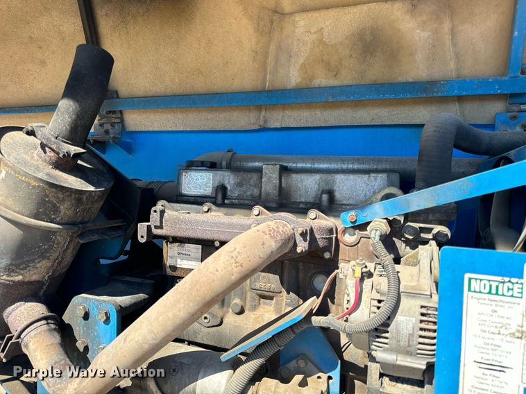 image for item DT2028 2004 Genie  S85 boom lift