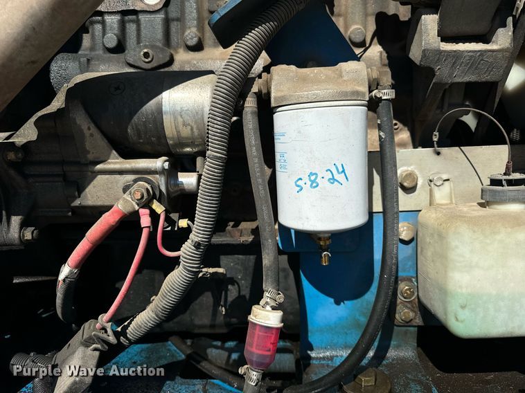 image for item DT2028 2004 Genie  S85 boom lift