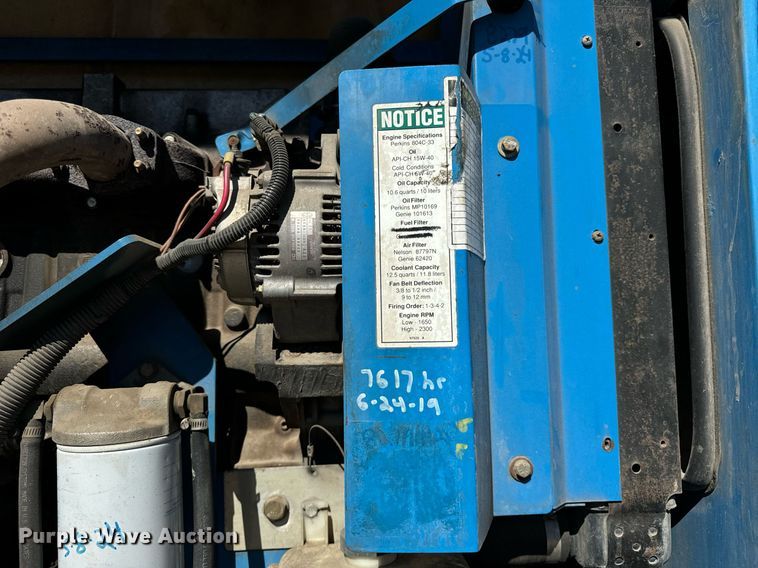 image for item DT2028 2004 Genie  S85 boom lift