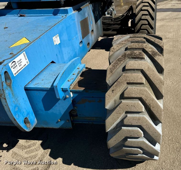 image for item DT2028 2004 Genie  S85 boom lift