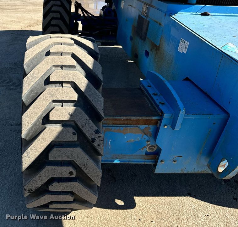 image for item DT2028 2004 Genie  S85 boom lift