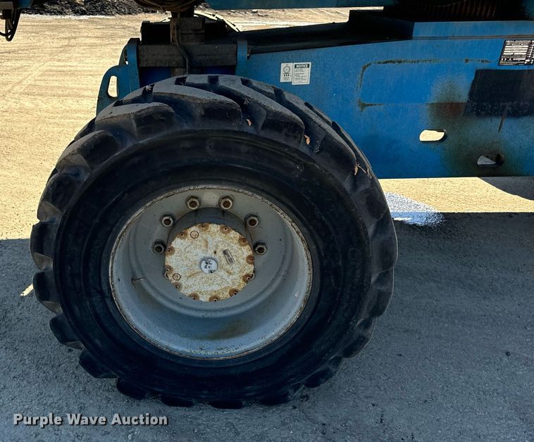 image for item DT2028 2004 Genie  S85 boom lift