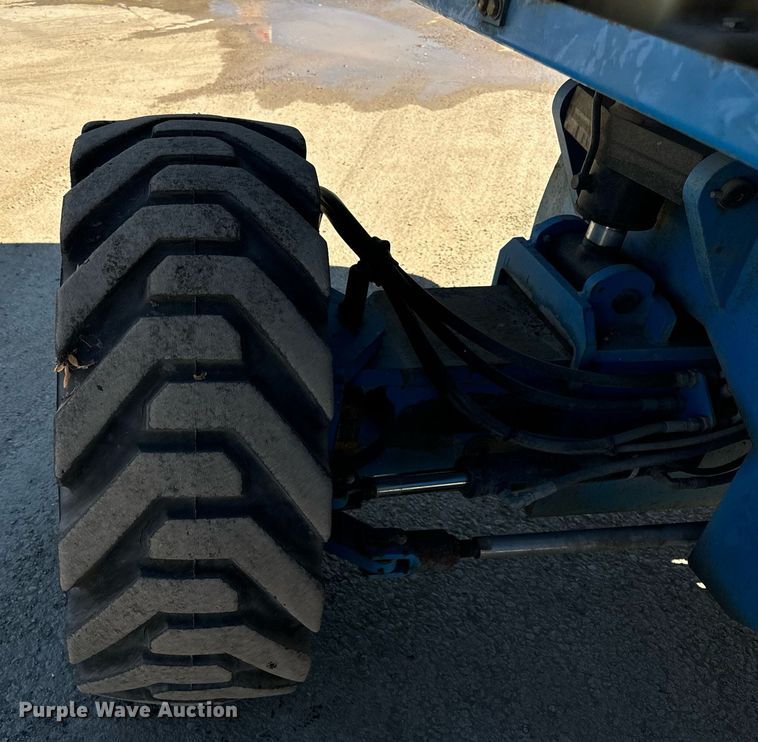 image for item DT2028 2004 Genie  S85 boom lift