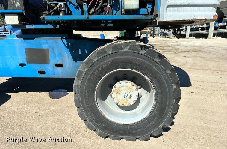 image for item DT2028 2004 Genie  S85 boom lift