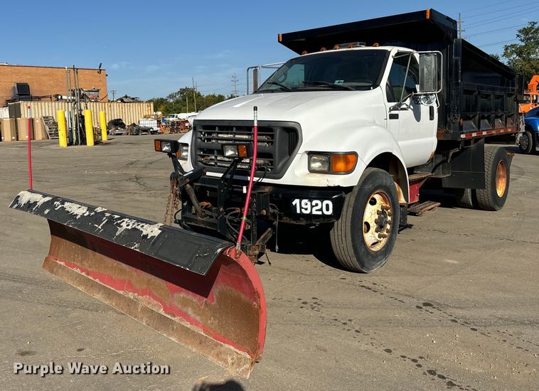 image for item DT2030 2000 Ford F750 SuperDuty XL dump truck