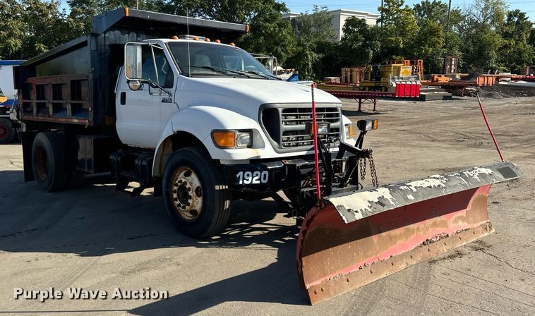 image for item DT2030 2000 Ford F750 SuperDuty XL dump truck