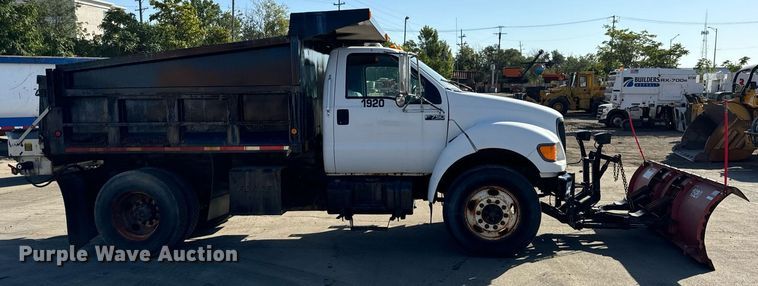 image for item DT2030 2000 Ford F750 SuperDuty XL dump truck
