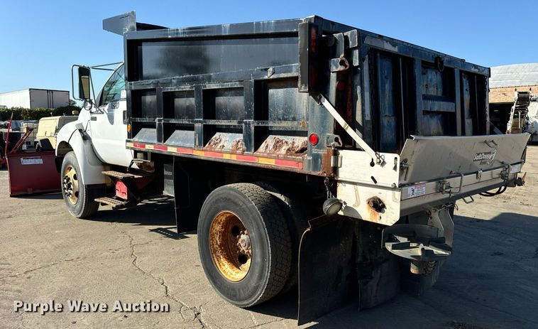 image for item DT2030 2000 Ford F750 SuperDuty XL dump truck