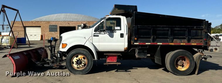 image for item DT2030 2000 Ford F750 SuperDuty XL dump truck