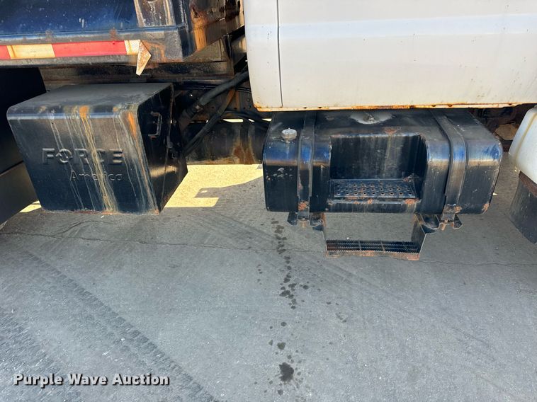 image for item DT2030 2000 Ford F750 SuperDuty XL dump truck