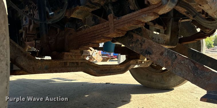 image for item DT2030 2000 Ford F750 SuperDuty XL dump truck