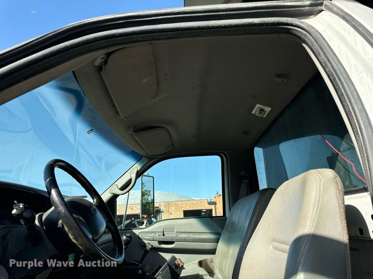 image for item DT2030 2000 Ford F750 SuperDuty XL dump truck