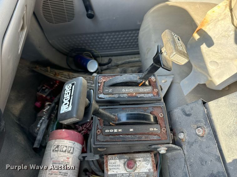 image for item DT2030 2000 Ford F750 SuperDuty XL dump truck