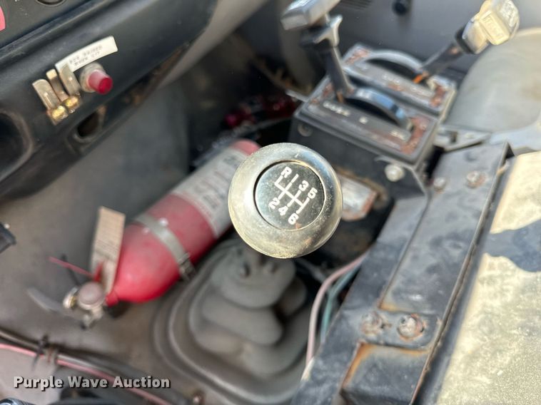 image for item DT2030 2000 Ford F750 SuperDuty XL dump truck