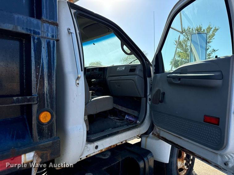 image for item DT2030 2000 Ford F750 SuperDuty XL dump truck