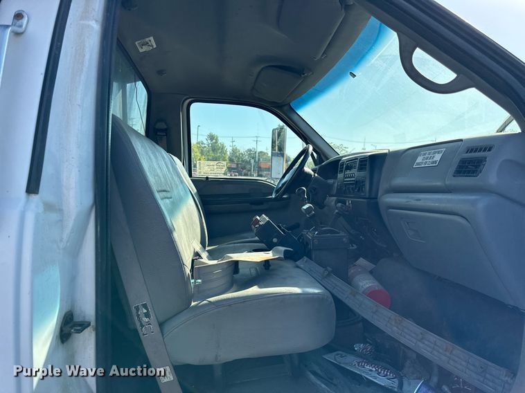 image for item DT2030 2000 Ford F750 SuperDuty XL dump truck