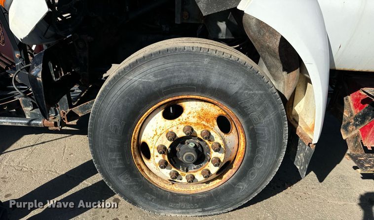 image for item DT2030 2000 Ford F750 SuperDuty XL dump truck