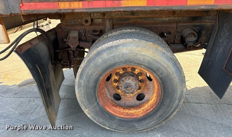 image for item DT2030 2000 Ford F750 SuperDuty XL dump truck