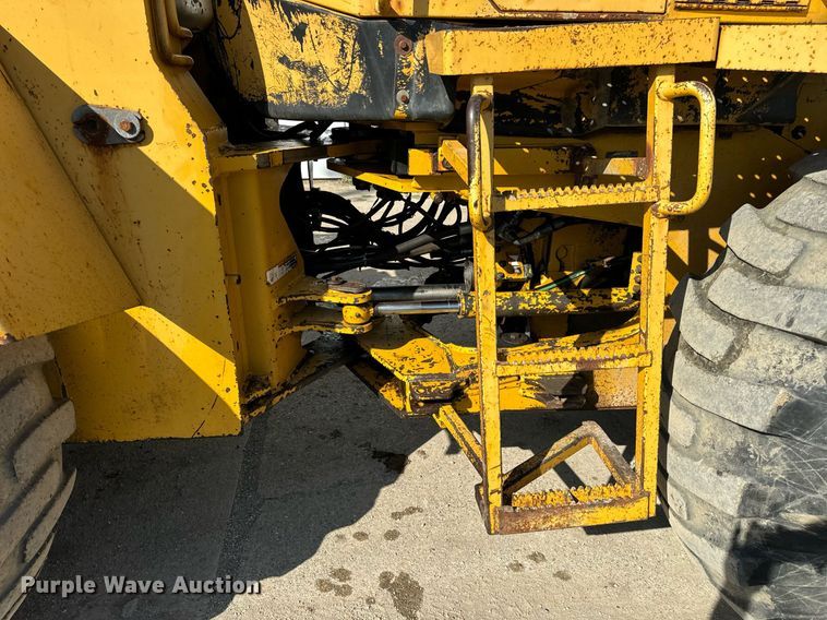 image for item DT2040 1996 John Deere  544G wheel loader