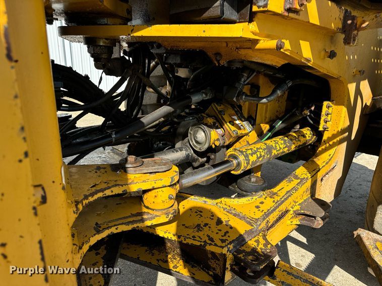 image for item DT2040 1996 John Deere  544G wheel loader