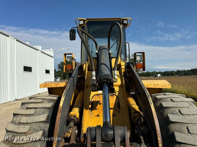 image for item DT2040 1996 John Deere  544G wheel loader