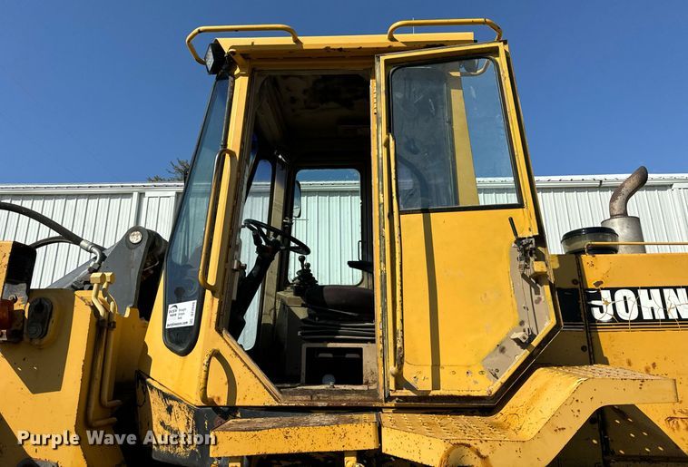 image for item DT2040 1996 John Deere  544G wheel loader