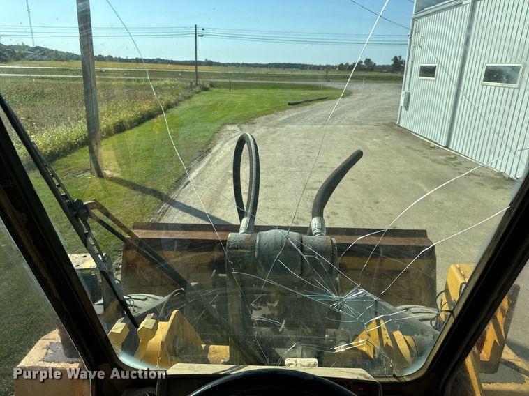 image for item DT2040 1996 John Deere  544G wheel loader