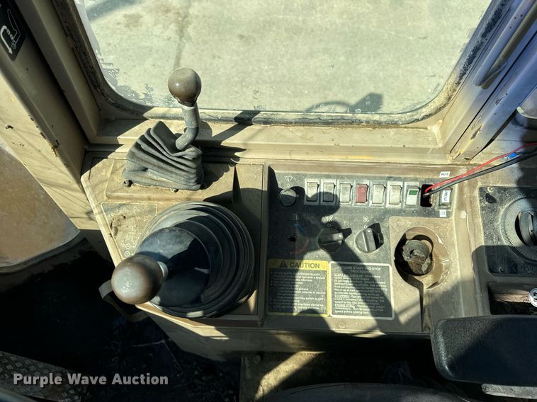 image for item DT2040 1996 John Deere  544G wheel loader